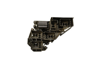 Блок предохранителей     Subaru B9 Tribeca    