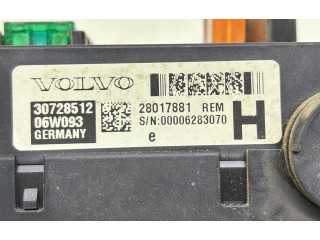 Блок предохранителей 30728512   Volvo V70    