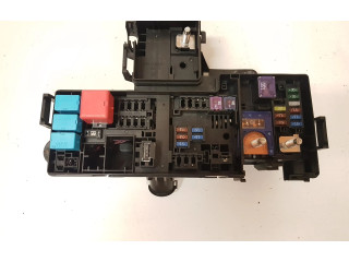 Pojistková skříňka 8261042160, 8274042150 Toyota RAV 4 (XA50) 2021