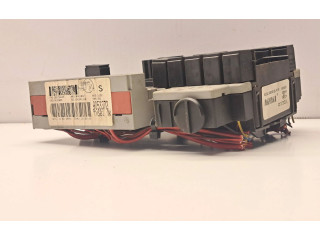 Блок предохранителей    Volvo S80