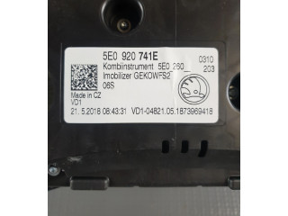 Панель приборов 5E0920741E Skoda Octavia Mk3 (5E)