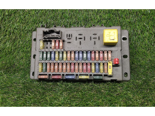 Vstřikovací lišta YQE103139, 518174602   Rover 75     