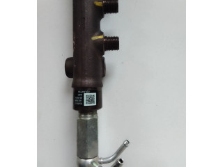 Vstřikovací lišta 55490702 Opel Astra K B 16 DTH