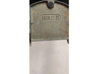 Ручка стеклоочистителей 66092105   Volvo V70