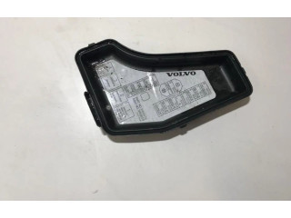 Блок предохранителей 9456416, 9456819 Volvo C70