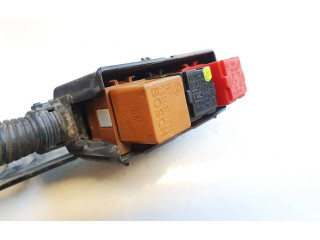 Блок предохранителей 93393749, 315043752 Opel Meriva A