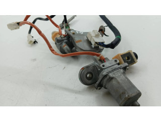 Электрический двигатель для регулировки положения руля