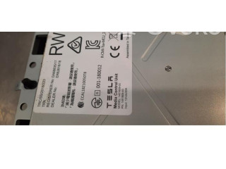 Дисплей P145180983E Tesla Model S