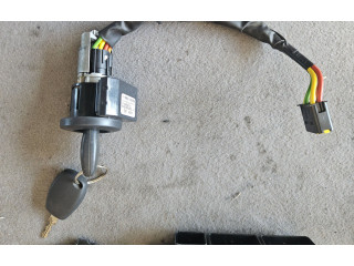 Блок управления двигателя 237102277R, S180095106A   Dacia Duster