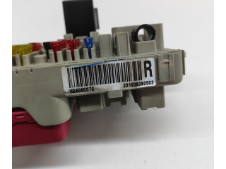   Pojistková skříňka YQE000070, YWC104500   MG ZS 2003