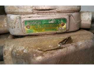 Топливная рампа 0438121011, 026133353 Audi 80 90 B3