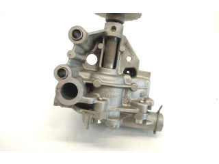 Масляный насос  m9r 8200345633  Renault Trafic II (X83) 