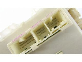   Pojistková skříňka 8273042010   Toyota RAV 4 (XA30) 2006