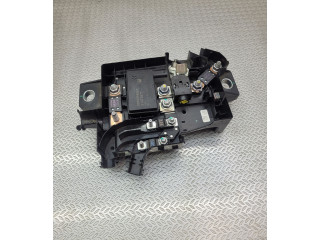 Блок предохранителей 32200334   Volvo XC40    