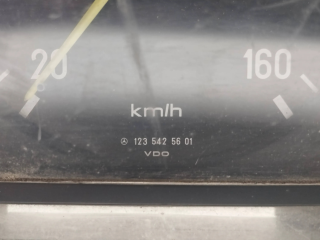 Панель приборов 0105425906, 1235425601   Mercedes-Benz 200 300 W123       