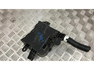 Pojistková skříňka 284B73NE3A Toyota Yaris 2016