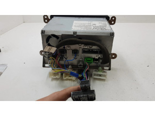 Радио/ проигрыватель CD/DVD / навигация