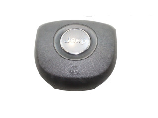 Подушка безопасности водителя 13393369 Jeep Cherokee