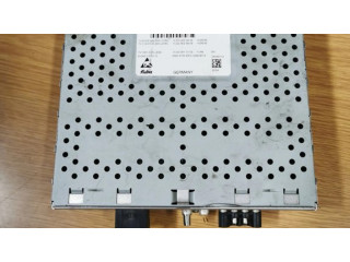 Радио/ проигрыватель CD/DVD / навигация