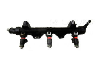 Топливная рампа 03E133320, VB8CZ Skoda Fabia Mk2 (5J) для двигателя CHF