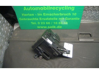 Блок предохранителей 821110D00K Daihatsu Charade XP90