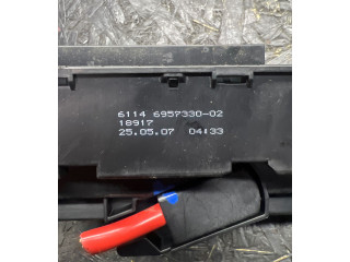 Блок предохранителей 6957330   BMW 5 E60 E61    