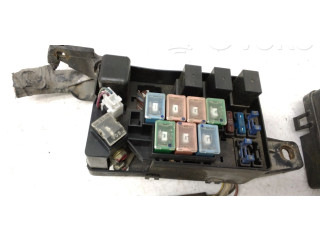 Блок предохранителей PR02000000, MB629083 Mitsubishi Colt