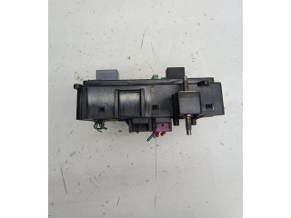 Блок предохранителей 31398003   Volvo XC90    