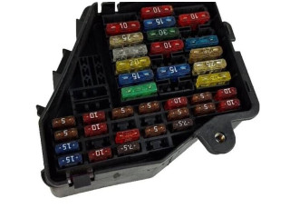 Блок предохранителей  8D1941824   Audi A6 S6 C5 4B    