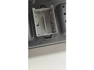 Блок предохранителей 30728539, 12243769 Volvo XC90