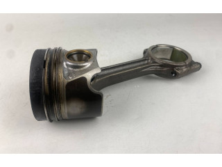  Поршень с шатуном  02604LA, 04LADE  Audi A3 S3 8V  