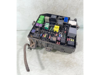 Блок предохранителей Mitsubishi Outlander