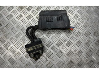 Блок предохранителей 7154722330   Mercedes-Benz W470    