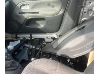  рейка  Колонка рулевая 8200711617   Renault Clio II 2001 - 2005 года