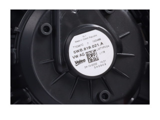 Zpětné zrcátko Volkswagen Golf VIII 2022 5WB819021A