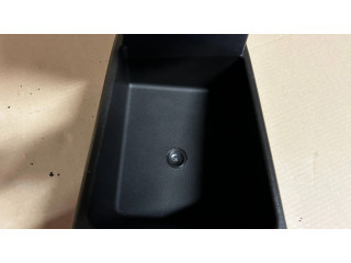 Другая центральная деталь консоли (туннеля)