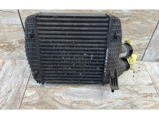 Радиатор интеркулера 16484792, 670035635 Maserati Levante