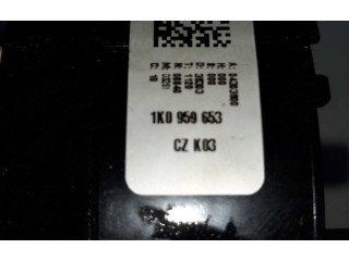 Блок предохранителей 1K0959653 Volkswagen Golf SportWagen