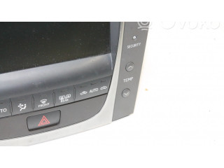 Радио/ проигрыватель CD/DVD / навигация