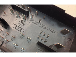 Блок предохранителей  1K0937125A   Volkswagen Golf Plus    