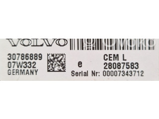 Блок предохранителей 30786889   Volvo V70    