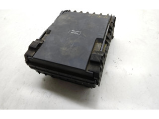   Pojistková skříňka 1K0937820D, 1K0937810C   Volkswagen Tiguan 2011