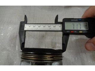  Поршень с шатуном    Renault Clio IV  