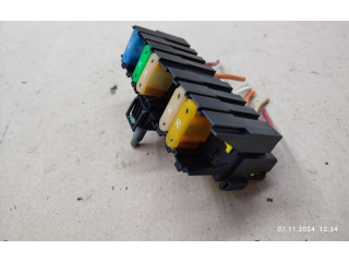 Pojistková skříňka Peugeot 5008 2011