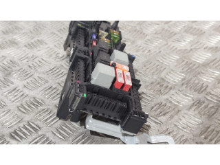 Pojistková skříňka 016706581A Mercedes-Benz E A207 2011