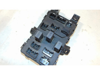 Pojistková skříňka 8273005010 Toyota Avensis T220 1998