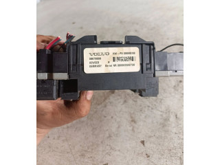 Блок предохранителей  08679899, 000002032730   Volvo V70    