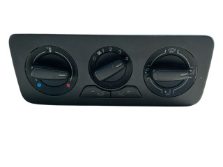 Блок управления климат-контролем 8X0820045, 90151465   Audi A1