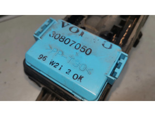 Pojistková skříňka 30807016, 30807050 Volvo S40, V40 2001