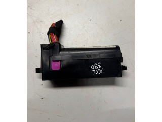 Блок комфорта 3C0937049E, P1970000E   Skoda Octavia Mk2 (1Z)   